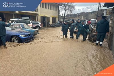 Կապանում գետի վարարում տեղի չի ունեցել, հորդառատ անձրևների հետևանքով փլուզվել է սելավատարի պատնեշը․ փրկարարների կողմից իրականացվում են համապատասխան աշխատանքներ