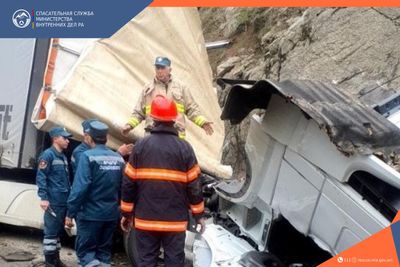 Благодаря оперативным действиям спасателей удалось спасти жизнь водителя