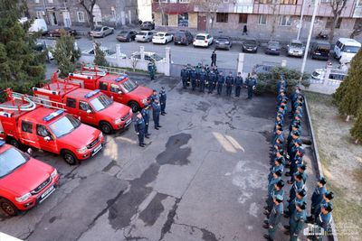 Փրկարարական ստորաբաժանումները վերազինվել են հրշեջ-փրկարարական ավտոմեքենաներով․ Արամ Ղազարյանն այցելել է Երևան քաղաքի փրկարարական վարչություն