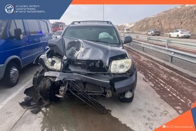 Երևան-Գյումրի ավտոճանապարհին բախվել են ավտոմեքենաներ 