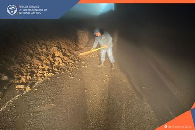 Rockfall on Sisian-Ltsen-Tatev roadway: the traffic flow was restored
