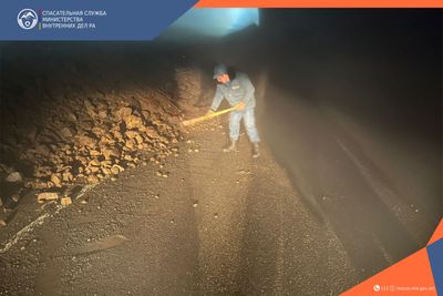 Камнепад на автодороге Сисиан-Лцен-Татев: движение восстановлено с обеих сторон