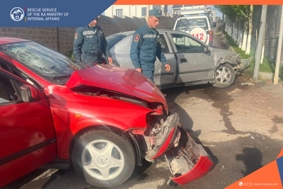 Cars collided: there was one casualty