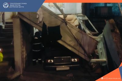 Обрушение на улице Чаренца города Ереван: пострадавших нет