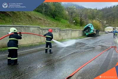 Բեռնատարը դուրս է եկել ճանապարհի երթևեկելի հատվածից և կողաշրջվել․ տուժածներ չկան