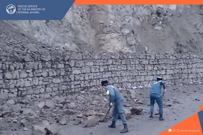 Rockslide on Sisian-Ltsen-Tatev roadway: two-way traffic was restored