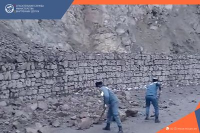 Камнепад на автодороге Сисиан-Лцен-Татев: движение было восстановлено с обеих сторон