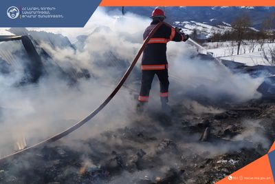 Հրշեջ-փրկարարները մարել են տան տանիքում բռնկված հրդեհը