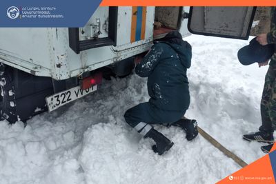 Փրկարարներն արգելափակումից դուրս են բերել ավտոմեքենաները և քաղաքացիներին ցուցաբերել համապատասխան օգնություն