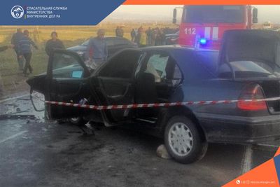 Вблизи населенного пункта Арташаван столкнулись автомобили