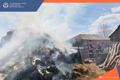 В селе Михайловка сгорели тюки сена